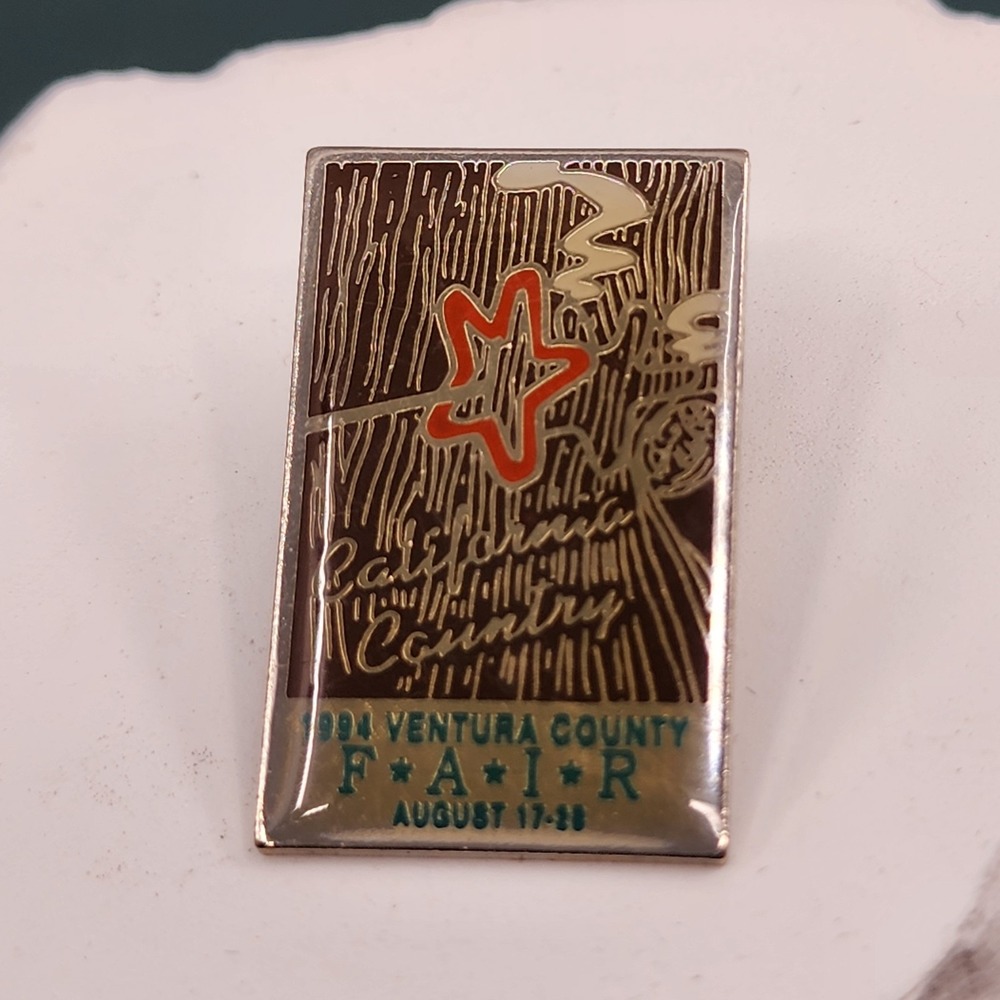 1994 Ventura County Fair California Country Enamel Lapel Pin Vintage Souvenir